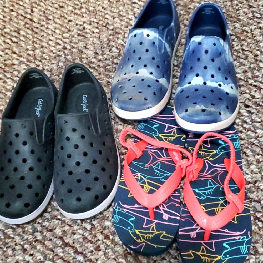 Sandals size 11